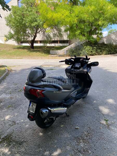 Suzuki Burgman 650