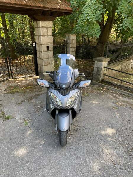 Suzuki Burgman 650