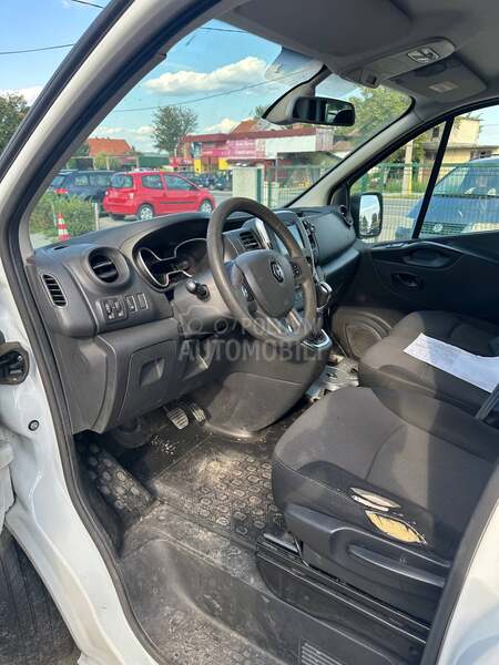 Renault Trafic dCi145