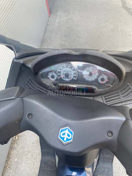 Piaggio x8