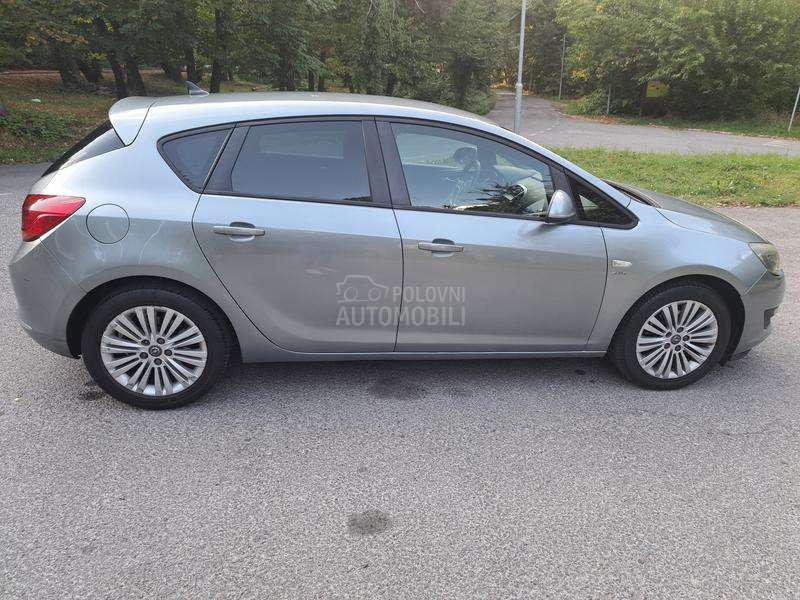 Opel Astra J Active 1.7CDTI
