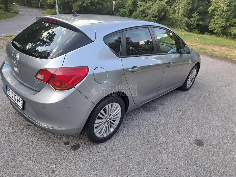 Opel Astra J Active 1.7CDTI