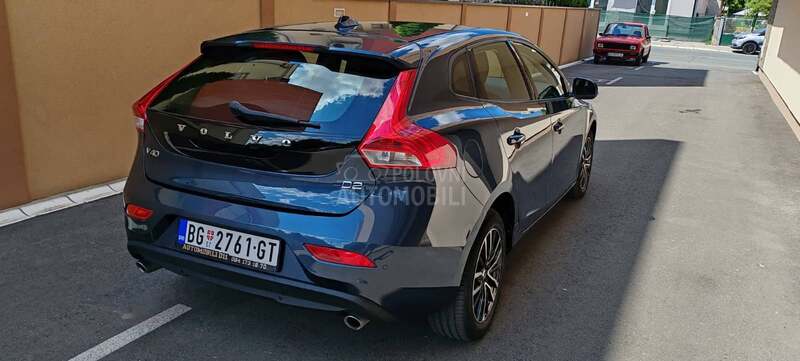 Volvo V40 D2