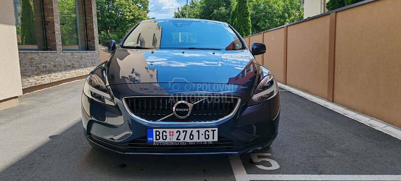 Volvo V40 D2