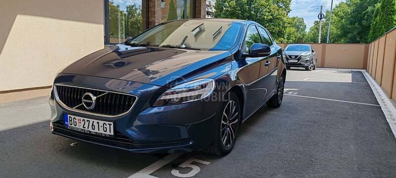 Volvo V40 D2