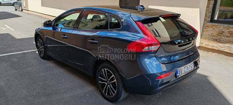 Volvo V40 D2