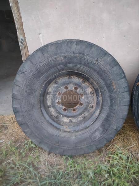 Zmaj Gume od ruskih prikolica