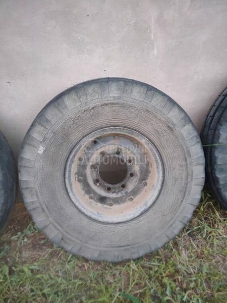 Zmaj Gume od ruskih prikolica