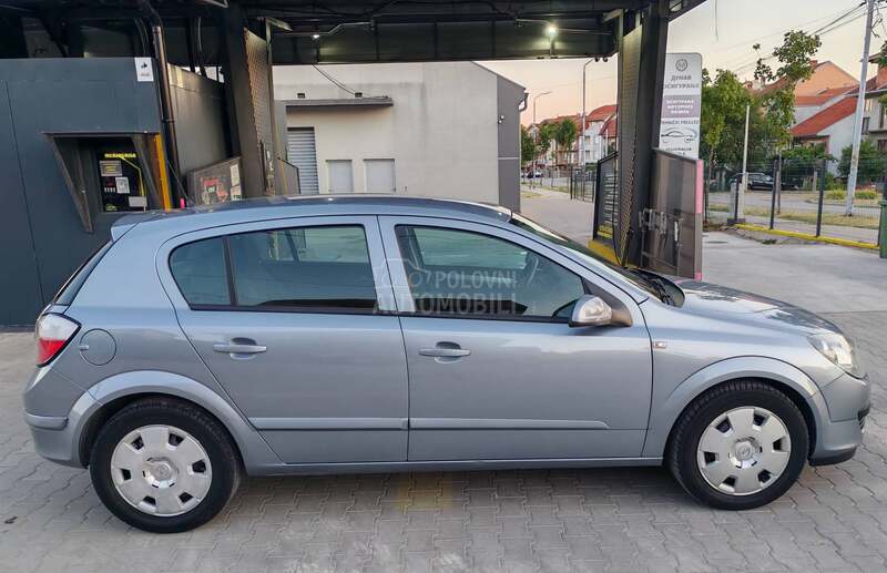 Opel Astra H 1.6 B