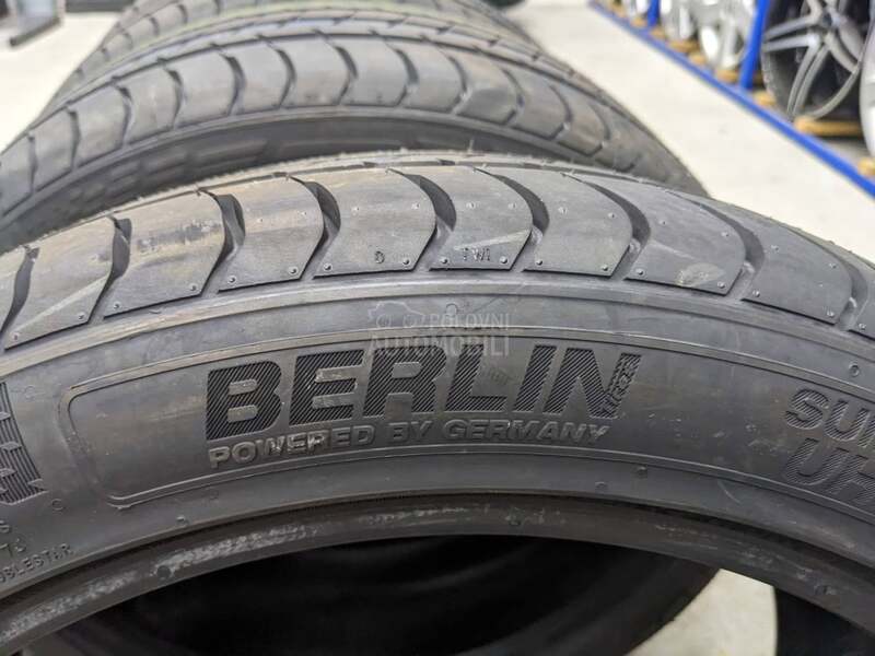 Berlin 215/45 R17 Letnja