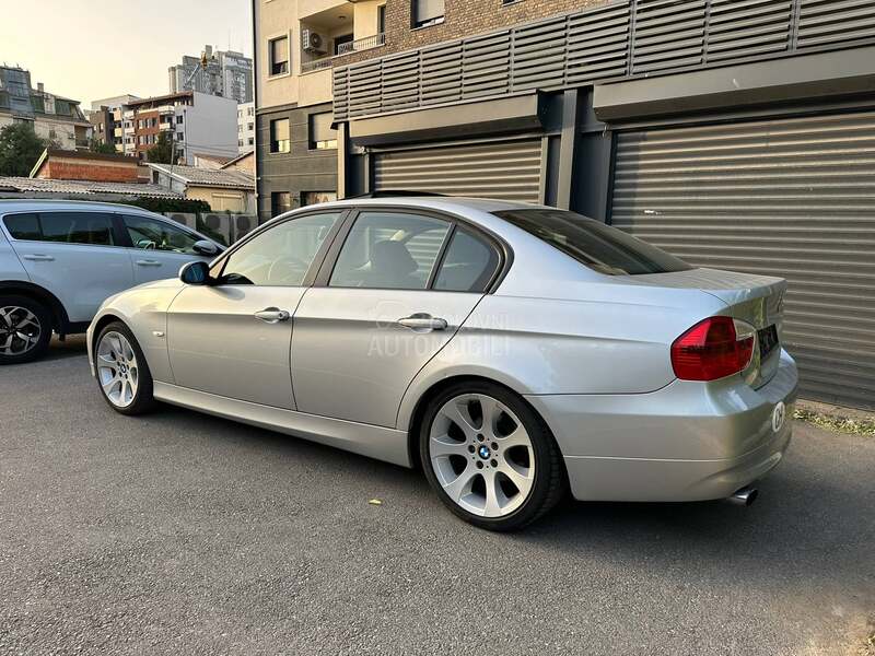 BMW 320 i Š I B E R CH