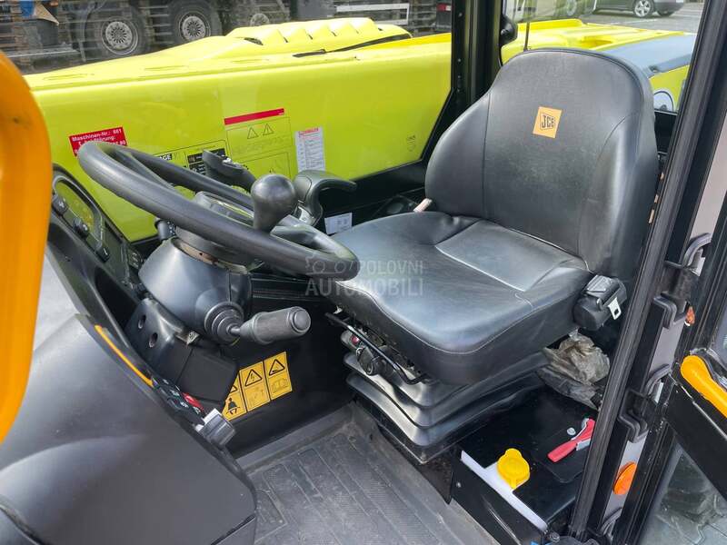 JCB 525 60