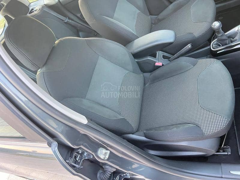 Citroen C3 1.2 EXCLUSIVE 73500 Citroen C3 1.2 EXCLUSIVE 73500