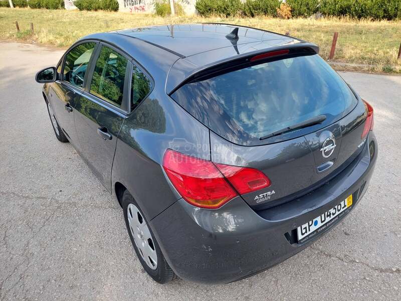 Opel Astra J NA.VI 1.3CDTI 70K.W.