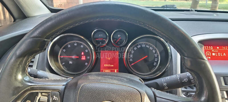 Opel Astra J 