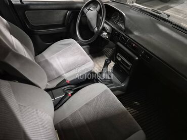 Mazda 323 sedan