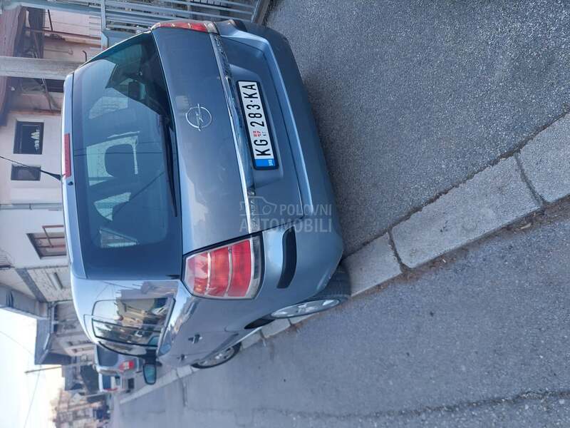 Opel Zafira 