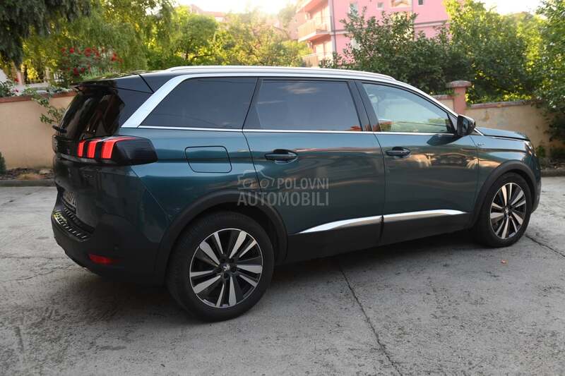 Peugeot 5008 GT/pano/vel servis