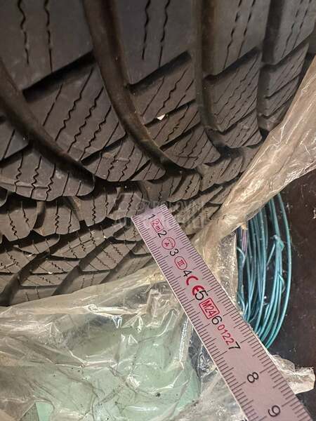 Kumho 225/45 R18 Zimska