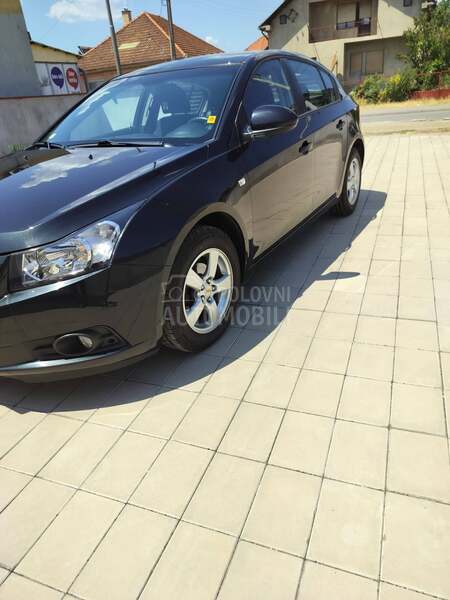 Chevrolet Cruze 1.8 5d