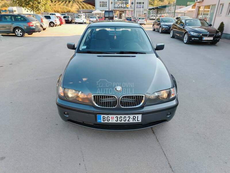 BMW 320 o p i s