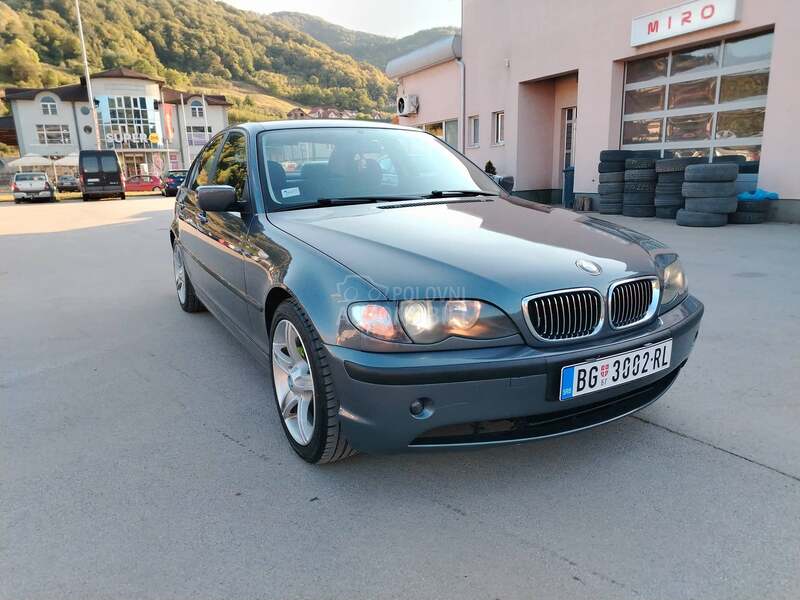 BMW 320 o p i s