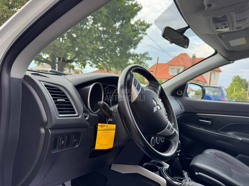 Mitsubishi ASX 1.8DID 4WD PANO CH
