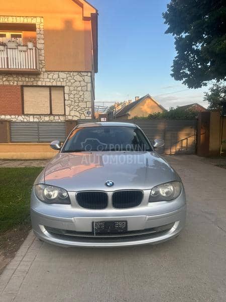 BMW 116 E81 2011. god. -  kompletan auto u delovima