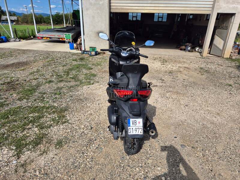 Yamaha X MAX 250