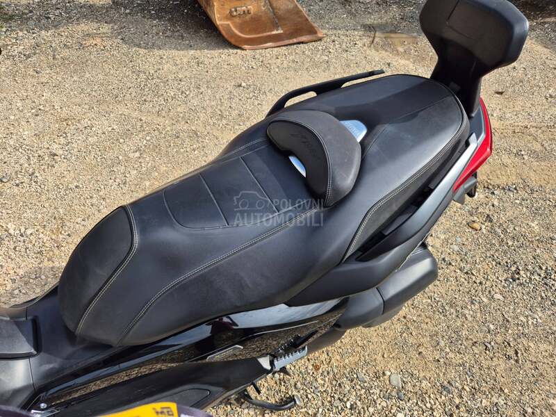 Yamaha X MAX 250