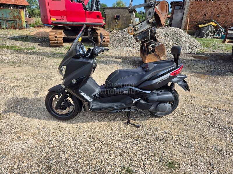 Yamaha X MAX 250