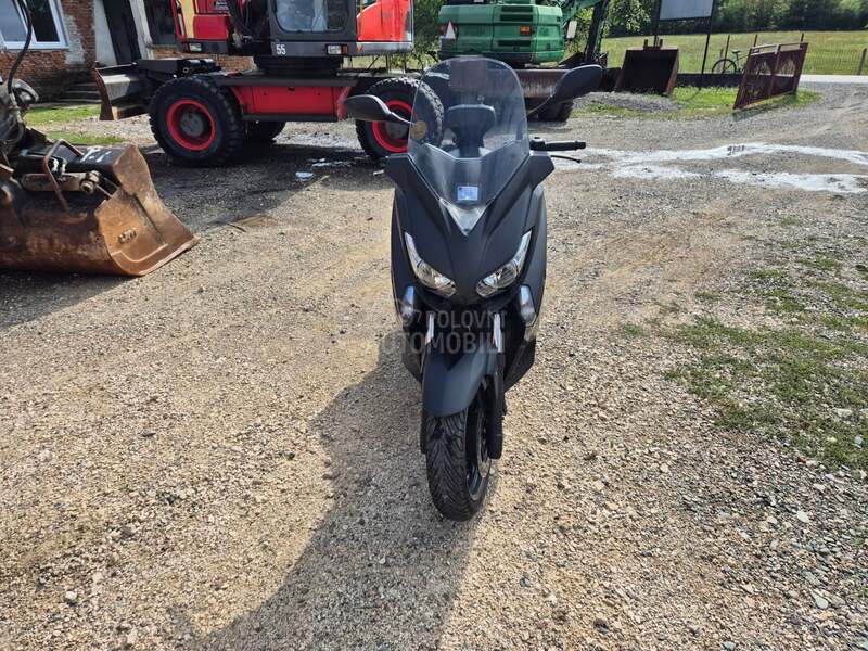 Yamaha X MAX 250
