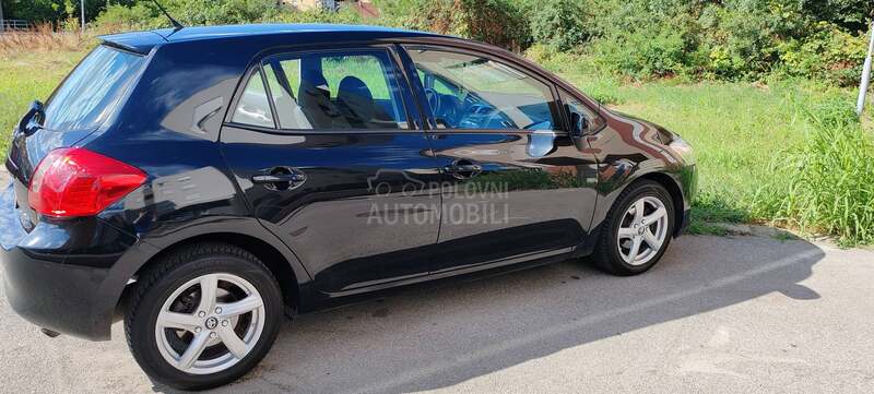 Toyota Auris 1.4 VVT-i