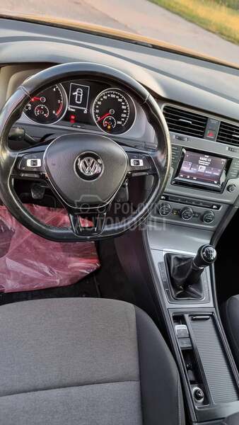Volkswagen Golf 7 1.6 TDI BLUEMOTION