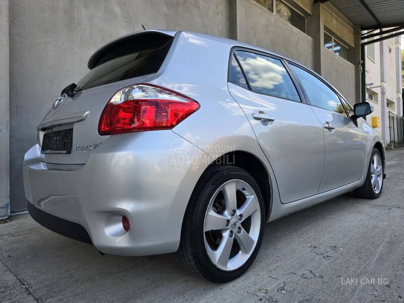 Toyota Auris HYBRID 1.8 AUTOM