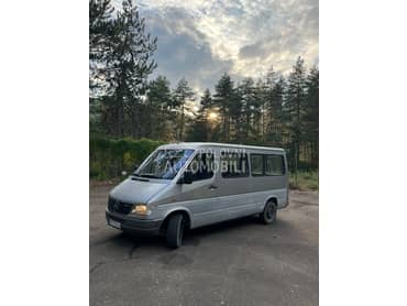 Mercedes Benz Sprinter 212