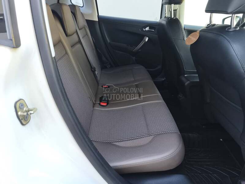 Peugeot 2008 1.6 hdi Allure Perla