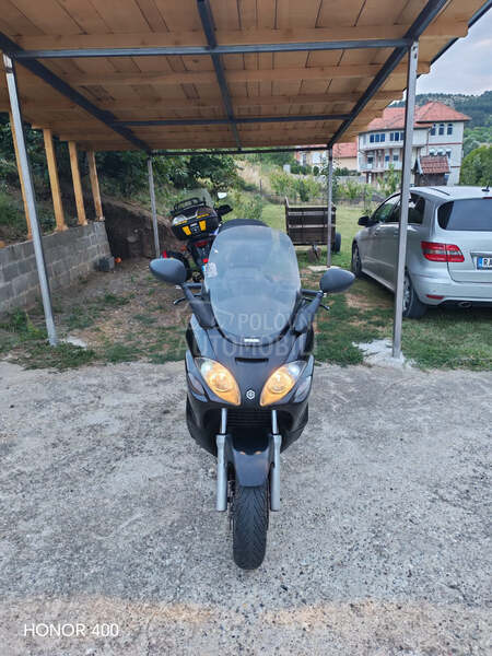 Piaggio X9