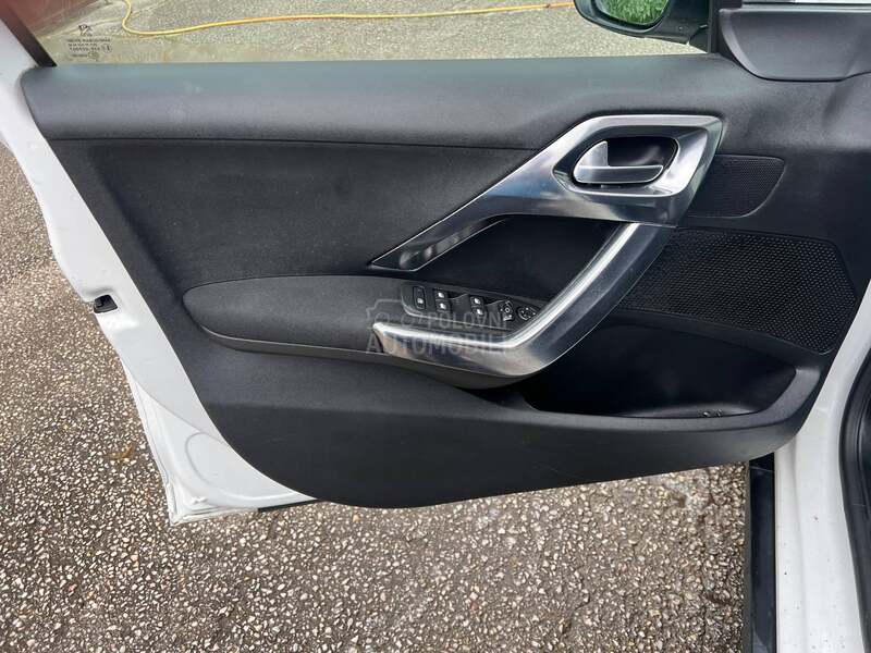 Peugeot 2008 1.6hdi alure