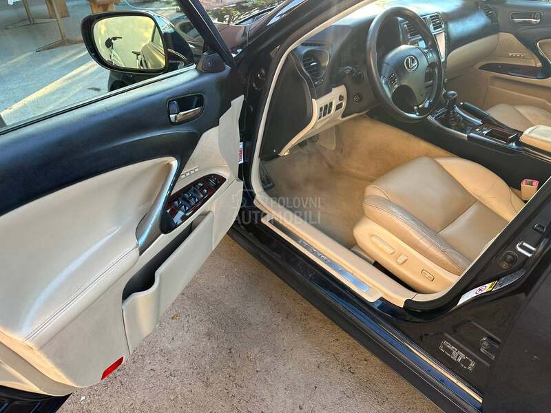 Lexus IS 220 