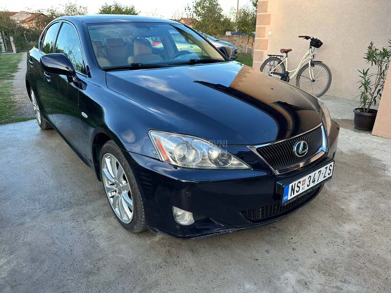 Lexus IS 220 