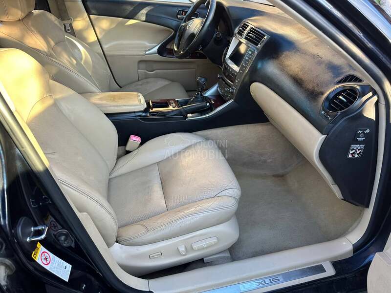 Lexus IS 220 