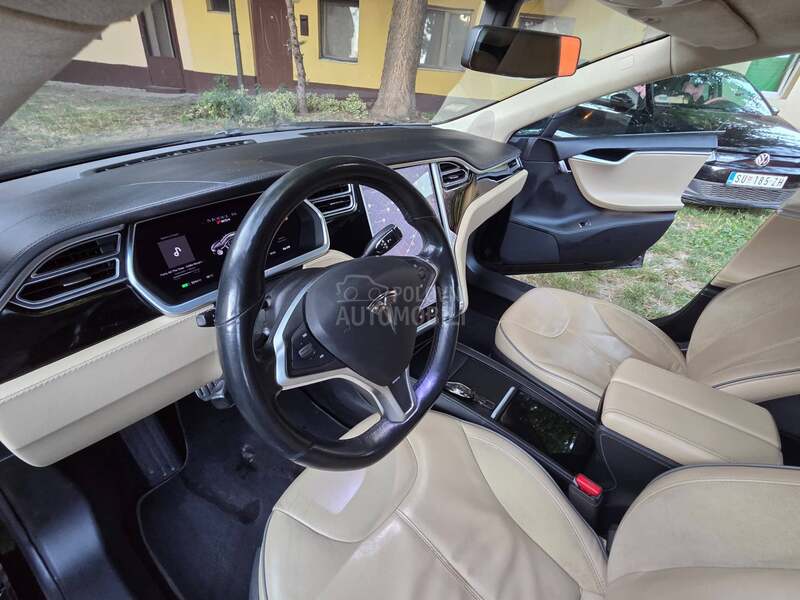 Tesla Model S P85 PLUS