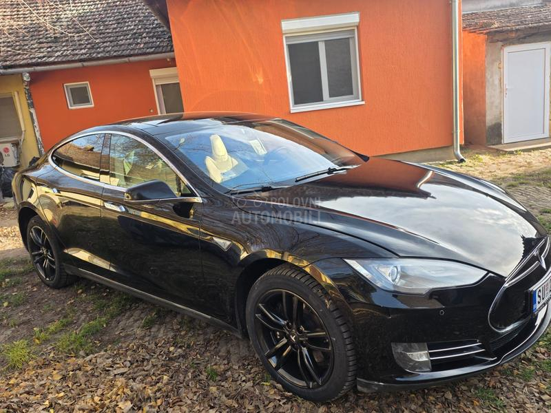 Tesla Model S P85 PLUS