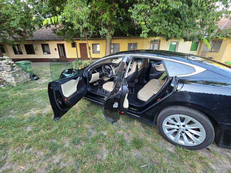 Tesla Model S P85 PLUS