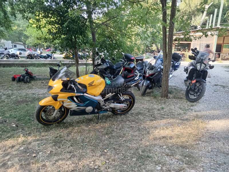Honda CBR 600 F4