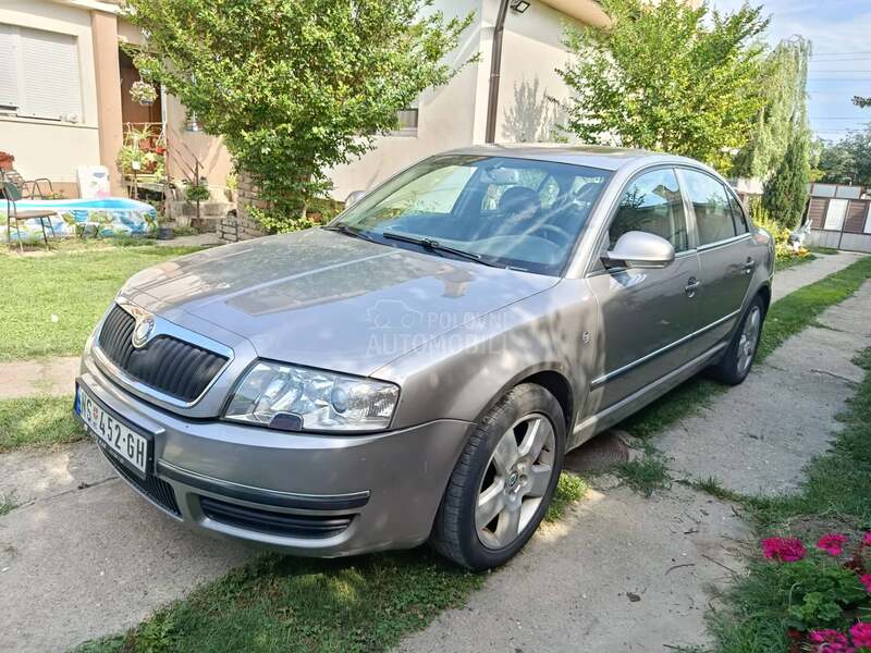 Škoda Superb 