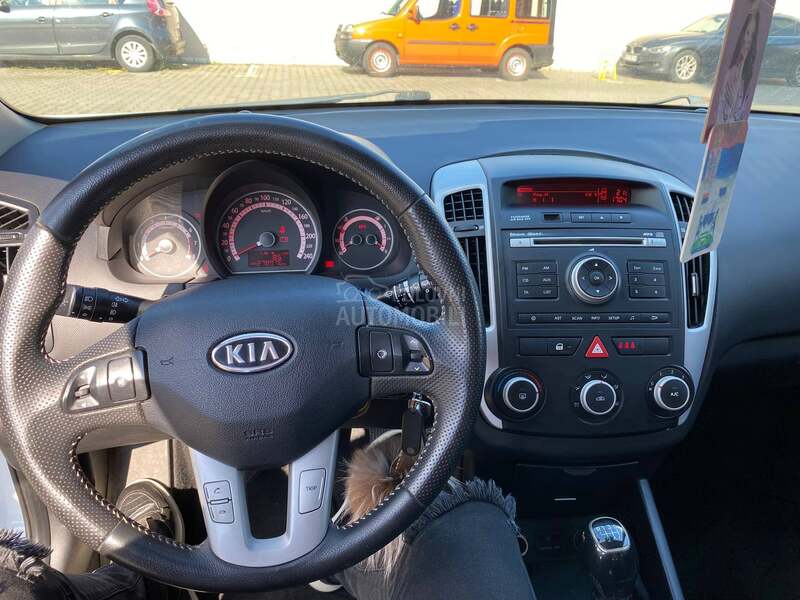 Kia pro_cee`d 1.6 gdi