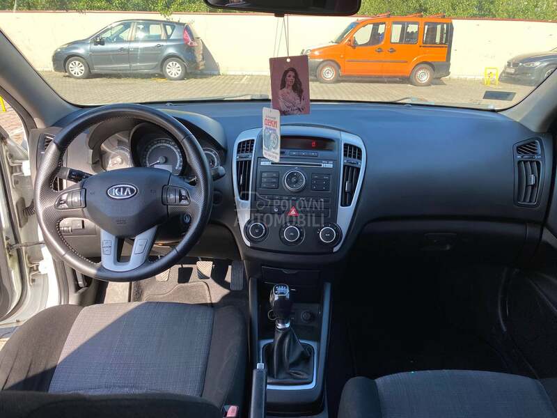 Kia pro_cee`d 1.6 gdi