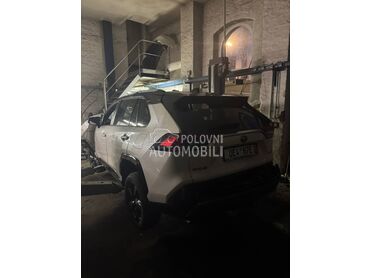 delovi za toyotu rav 4 za Toyota RAV 4 od 2019. do 2022. god.